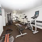 Bright And Airy One Bedroom Apartment:Great Views!